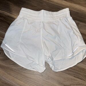Lululemon Shorts Hotty Hot, High Rise 4”, sz4